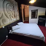 Karma Caffe&rooms 3* Bucharest