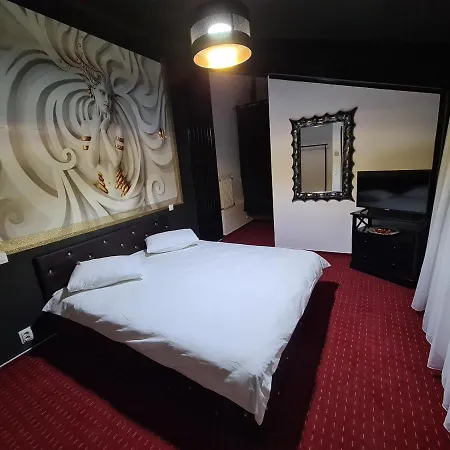 Karma Caffe&rooms Aparthotel 4*