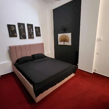 Karma Caffe&rooms 4*