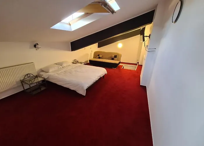 Karma Caffe&rooms شقة فندقية 4*