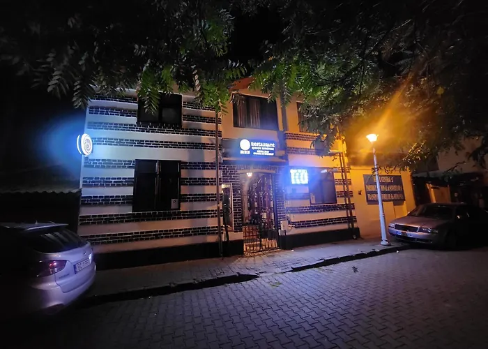 Karma Caffe&rooms شقة فندقية بوخارست